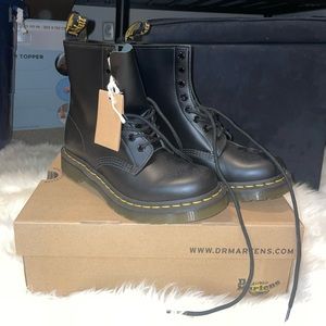 BRAND NEW DR. MARTENS!! Size 7